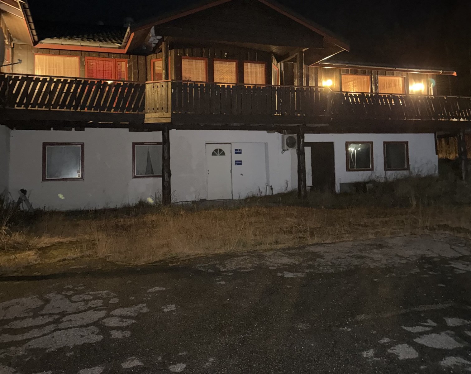 Nye utelamper tent om kvelden